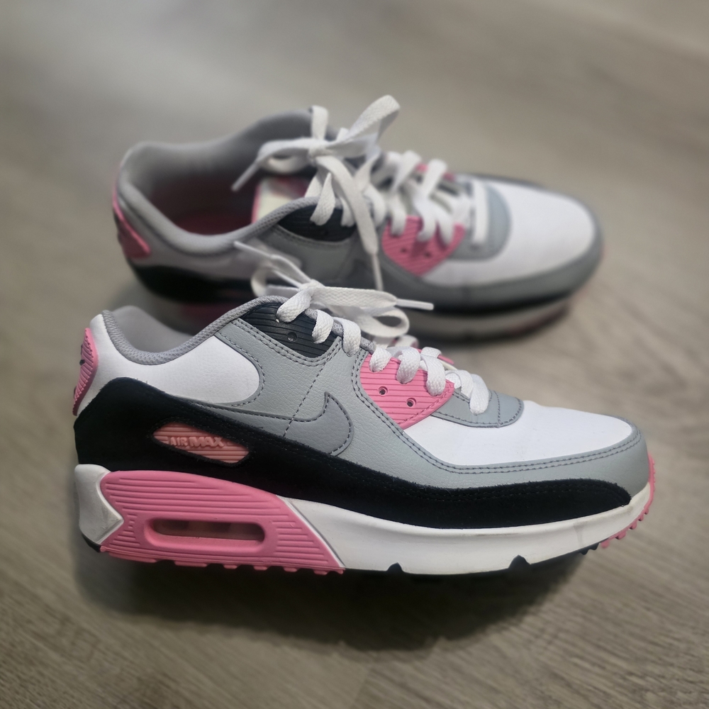🚫SOLD🚫Nike Women's Air Max Sneakers - Gray and Pink